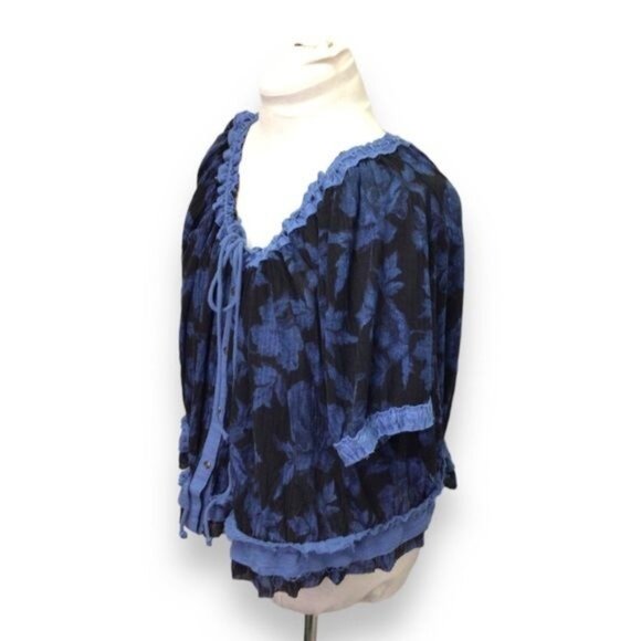 Free People Women’s Perfect Day Button Front Crop Top, size L - Picture 4 of 9